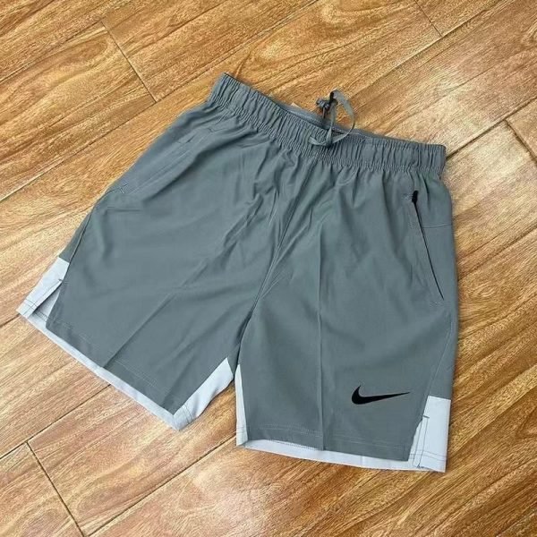Short Sport Nike Gris